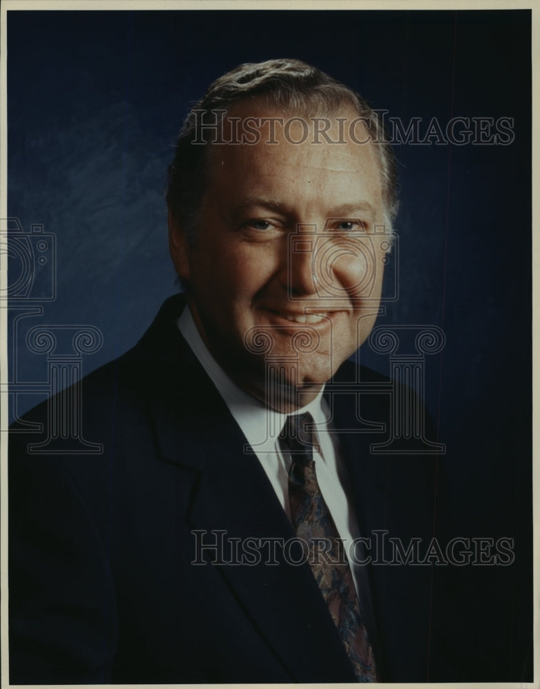  Press Photo John A McKay Senior Vice President of Harnischfeger Industries, Inc- Historic Images