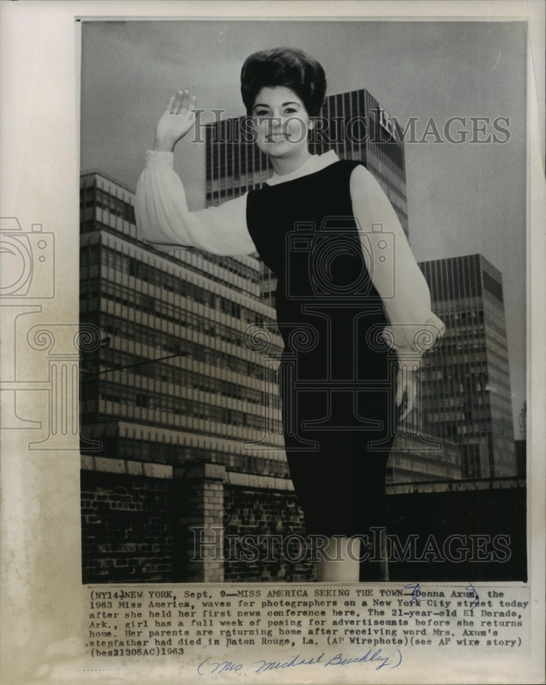 1963 Press Photo The 1963 Miss America Dona Axum Visting New York City- Historic Images