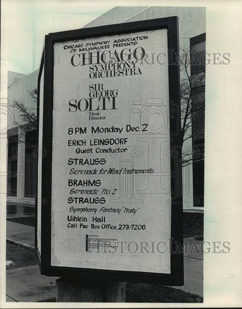 1985 Press Photo Signs-Chicago Symphony Orchestra Conducted by Erich Leinsdorf- Historic Images