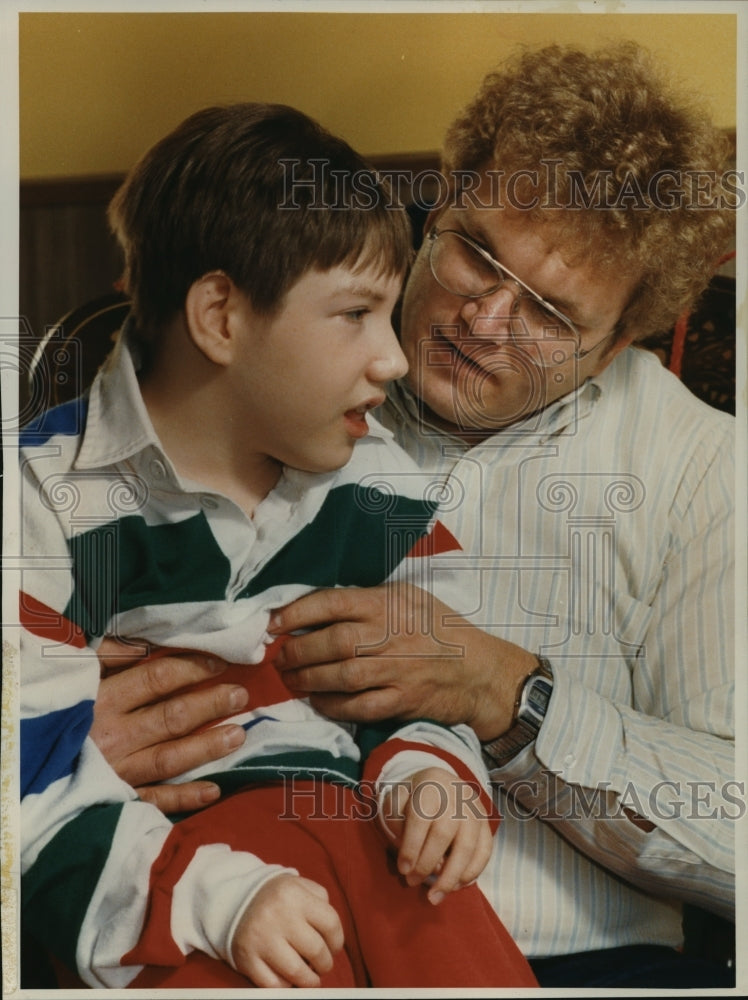 1988 Press Photo Kevin Underwood &amp; Son, Center for the Developmentally Disabled- Historic Images