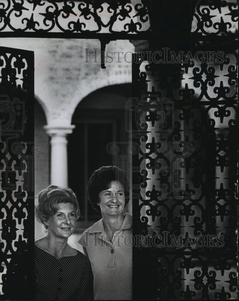 1967 Press Photo Mrs.Frank Verito, Mrs.William P. Chapman-Garden Club Presidents- Historic Images