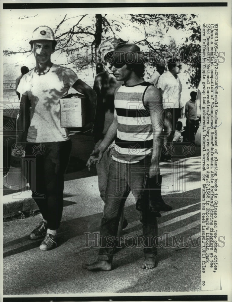 1972 Press Photo Ronald Kaufman accused bomber, shown in Chicago&#39;s Lincoln Park- Historic Images