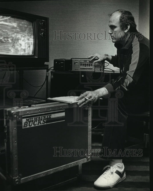 1984 Press Photo Scouting by Cable for Milwaukee's Basketball Bucks - mja64001- Historic Images