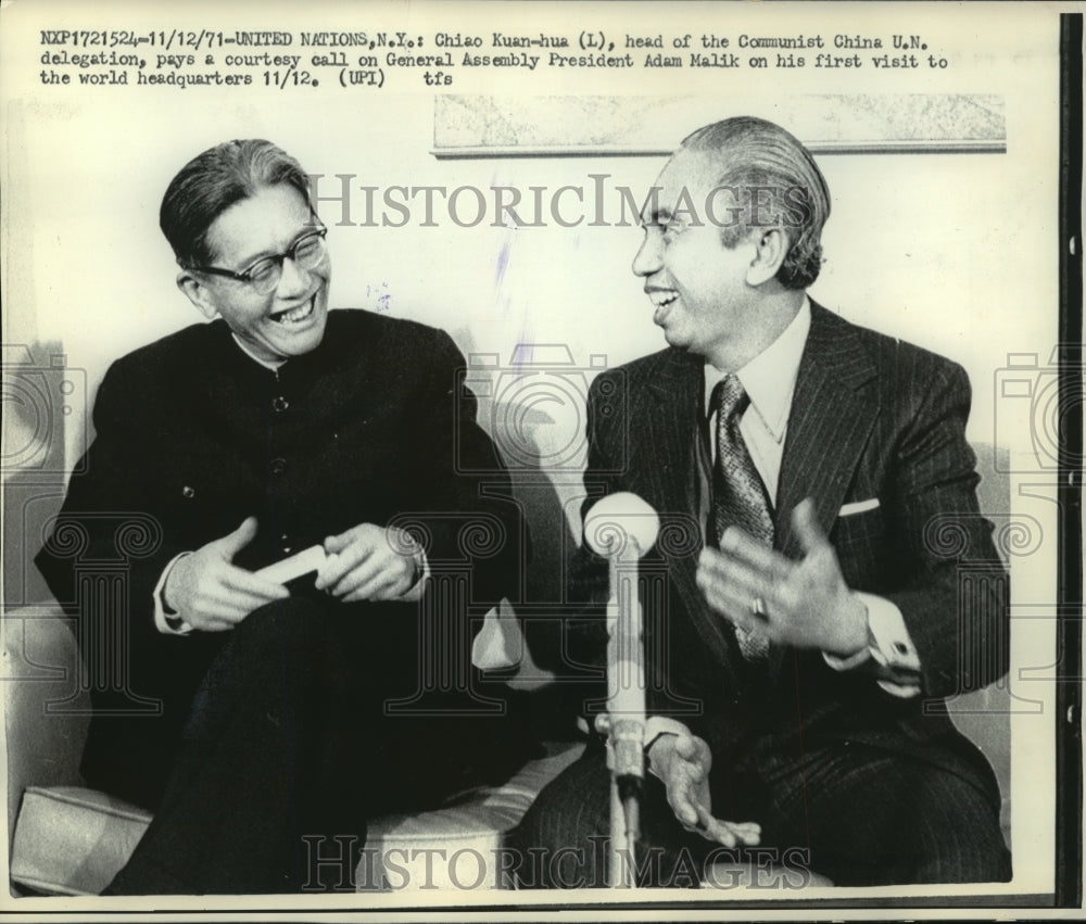 1971 Press Photo Chiao Kuan-hua Meets with Adam Malik During Visit to U.N.- Historic Images