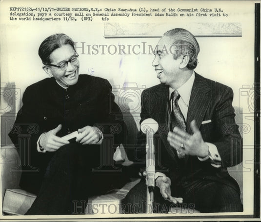 1971 Press Photo Chiao Kuan-hua Meets with Adam Malik During Visit to U.N.- Historic Images