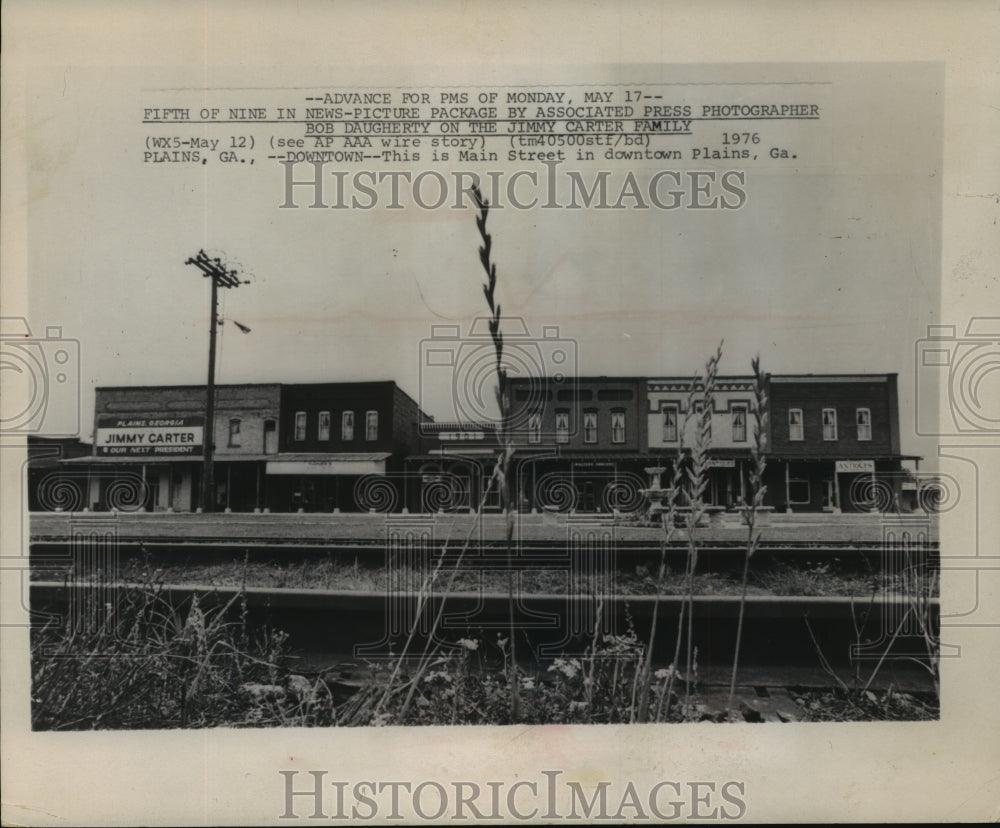 1976 Press Photo Train Tracks on Main St. in downtown Plains, Georgia. - Historic Images