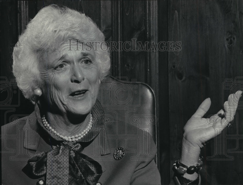 1983 Press Photo Mrs. George, Barbara Bush, of Indiana, in Milwaukee Thursday.