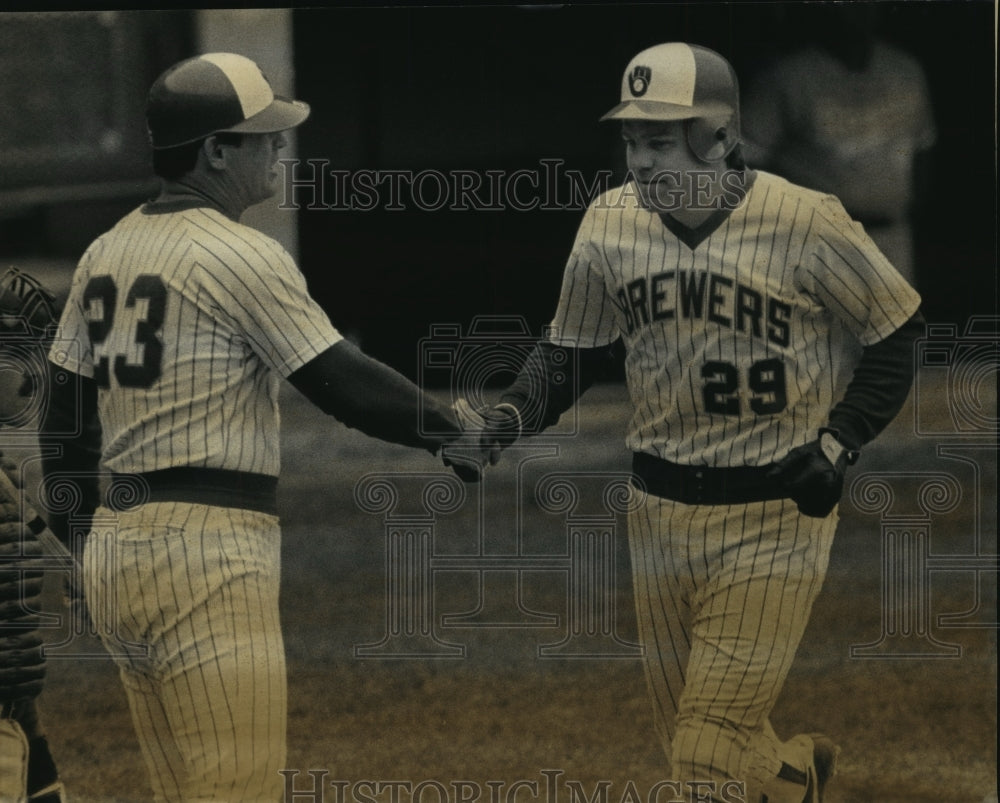 1984 Press Photo Milwaukee Brewers Player, Mark Brouhard, With Teammate - Historic Images