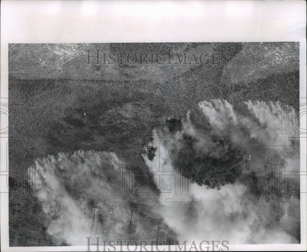 1967 Press Photo Fires Sweep Through Florida Everglades - mja66746