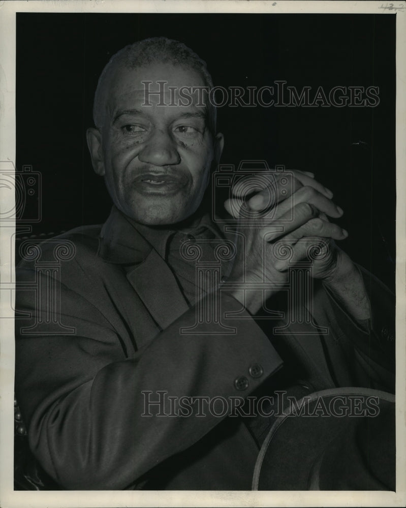 1948 Press Photo Part Owner of a Smoke Shop George Lewis- Historic Images