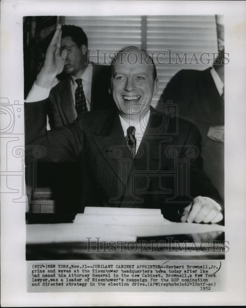 1952 Press Photo Attorney General Herbert Brownell Jr at Eisenhower Headquarters