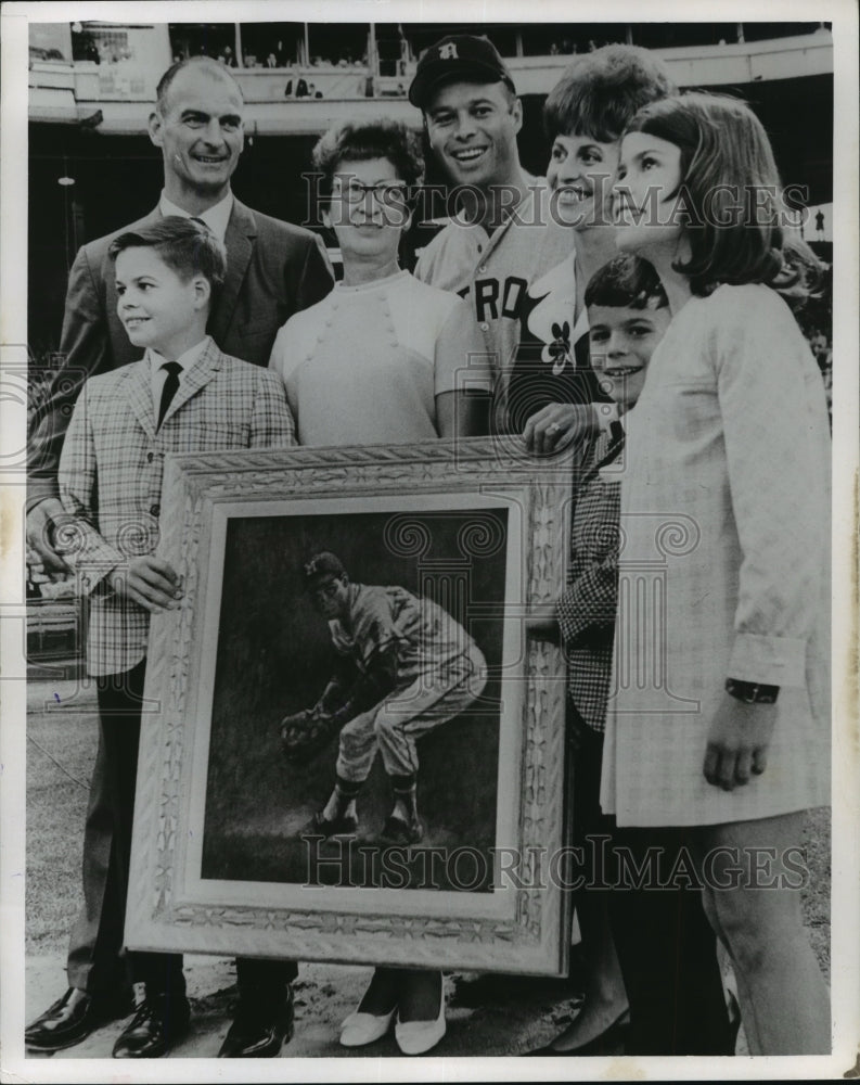 1988 Press Photo Eddie Mathews at County Stadium &amp; Portrait by Mel Kishner- Historic Images