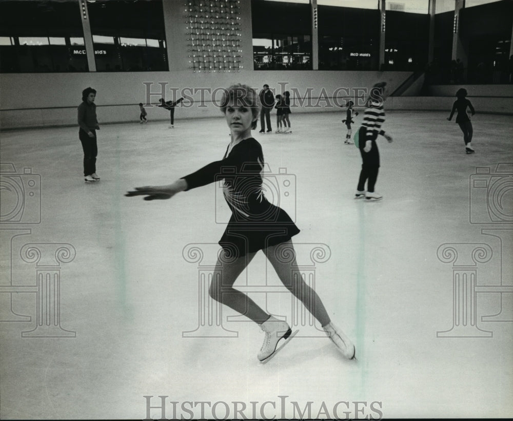 1982 Press Photo Stacey Lees of Janesville, Champion Figure Skater - mja67386- Historic Images