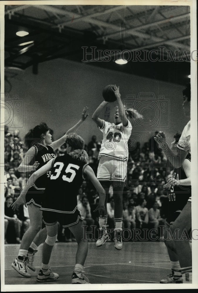 1990 Press Photo Jenny Leichtfuss, Waukesha South and Hartland Arrowhead Game- Historic Images