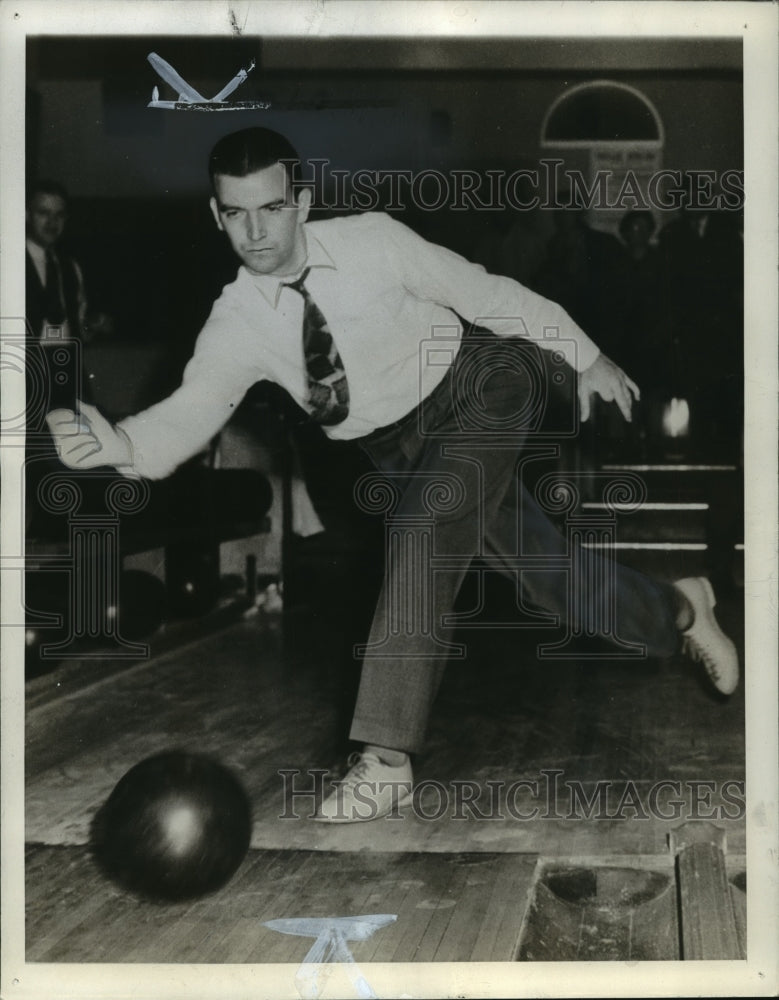 1942 Press Photo Top Bowler Eugene Boar of Houston Texas - mja67649- Historic Images