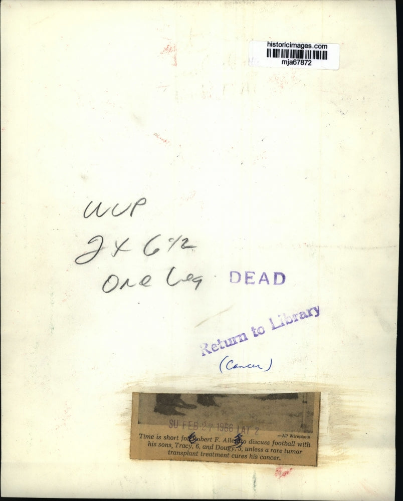 1966 Press Photo Robert F. Allen, Cancer Victim, with Sons Tracy and Dougy