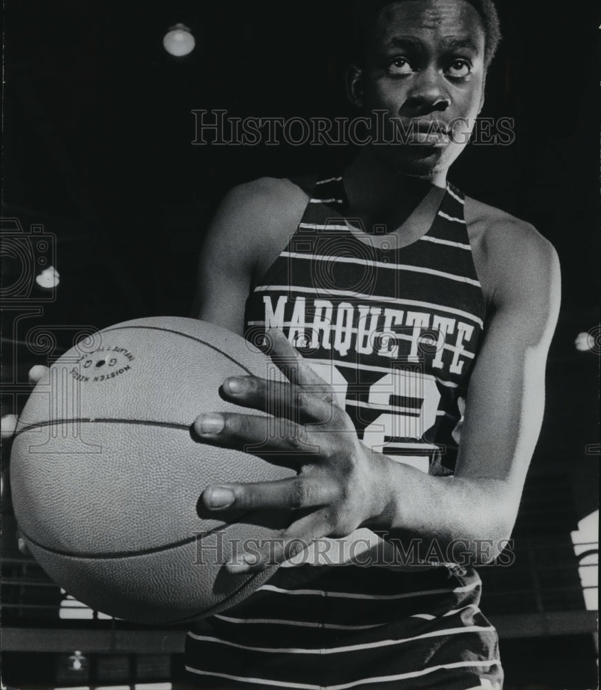 1970 Press Photo Basketball Player Jim Chones- Historic Images