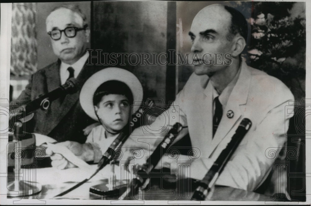 1966 Press Photo William R. Christensen, renounced his United States Citizenship- Historic Images