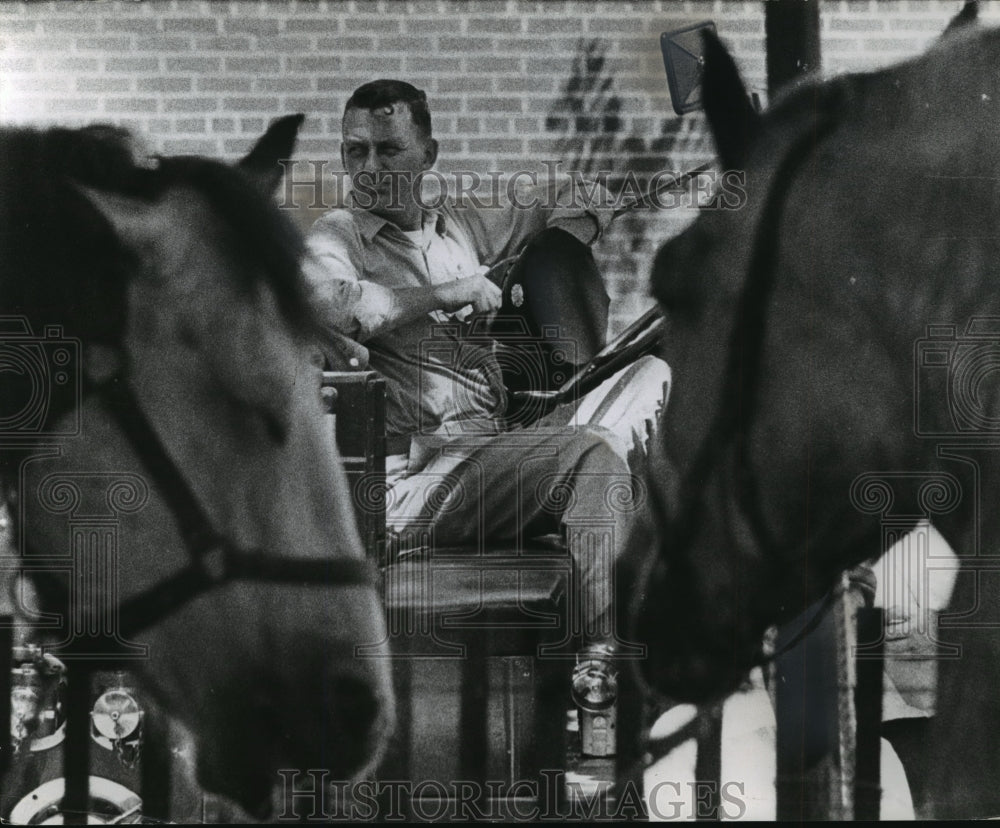 1963 Press Photo Leroy Zube, Fireman, with Horses at Circus Parade - mja69509- Historic Images