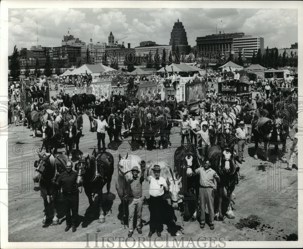 1966 Press Photo Circus and Parades in Milwaukee - mja69549