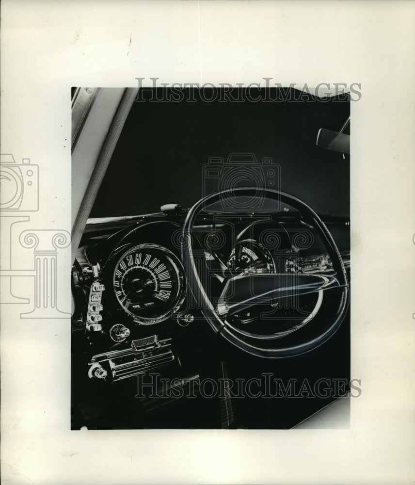 1960 Press Photo Elliptical Steering Wheel in 1960 Imperial- Historic Images