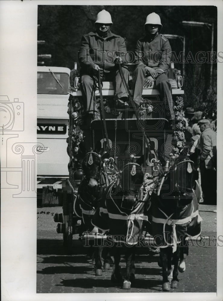 1966 Press Photo Six Midget Mules Pulled Air Calliope Wagon- Historic Images