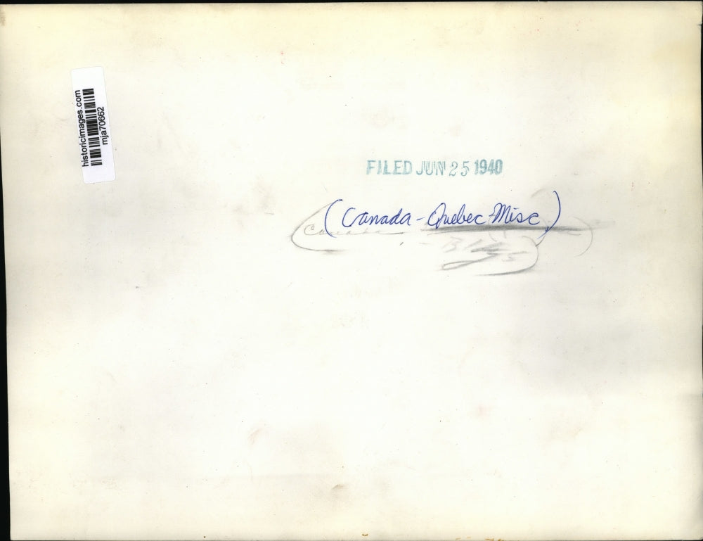 1940 Press Photo Police Guard Gateway to Seigniory Club - mja70662