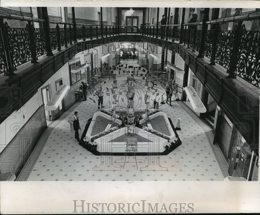 1967 Press Photo New Fountain installed in the Rotunda, in Milwaukee's City Hall- Historic Images