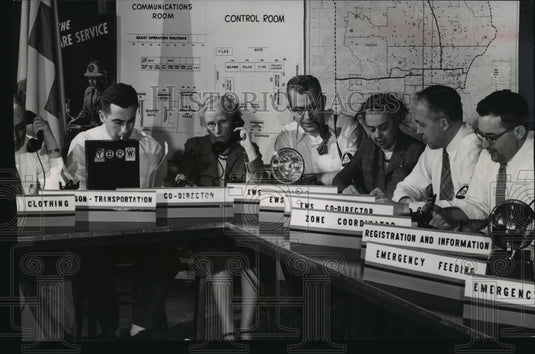 1954 Press Photo Red Cross Staff & Emergency Welfare Personnel Meet in Milwaukee- Historic Images