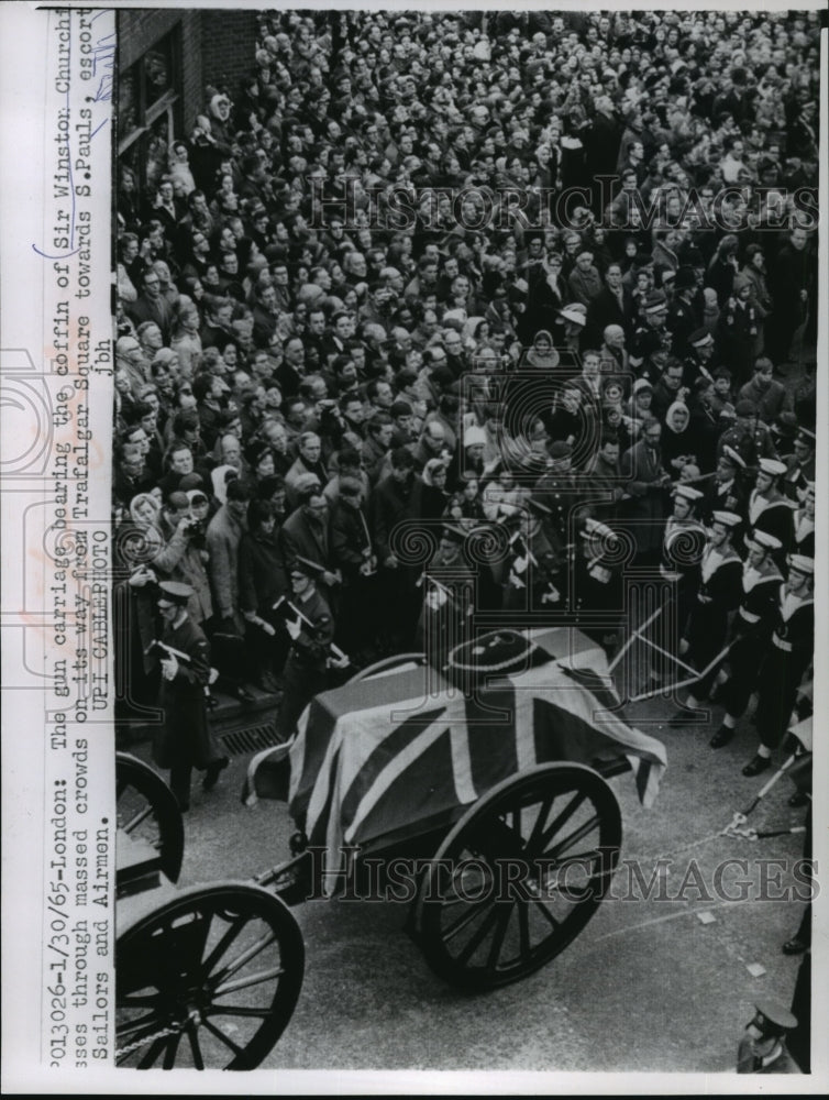 1965 Press Photo Sailors &amp; Airmen Escort Winston Churchill&#39;s Coffin in London- Historic Images