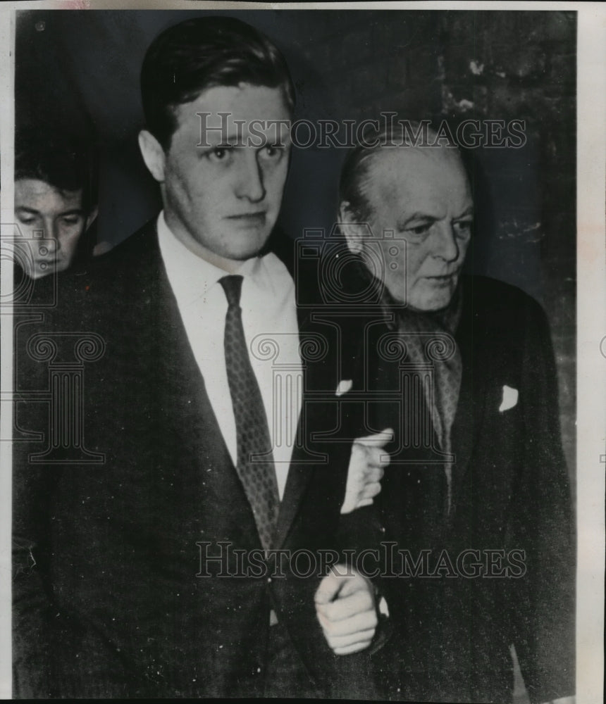 1965 Press Photo William Spencer Churchill And Dad Randolph Leave Sir Winston- Historic Images