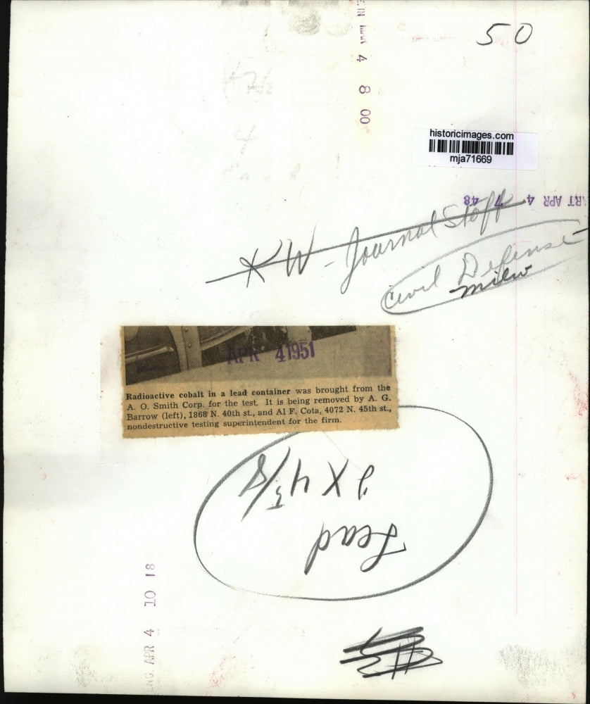 1951 Press Photo A. G. Barrow & Al Cota Testing Radioactive Cobalt - mja71669