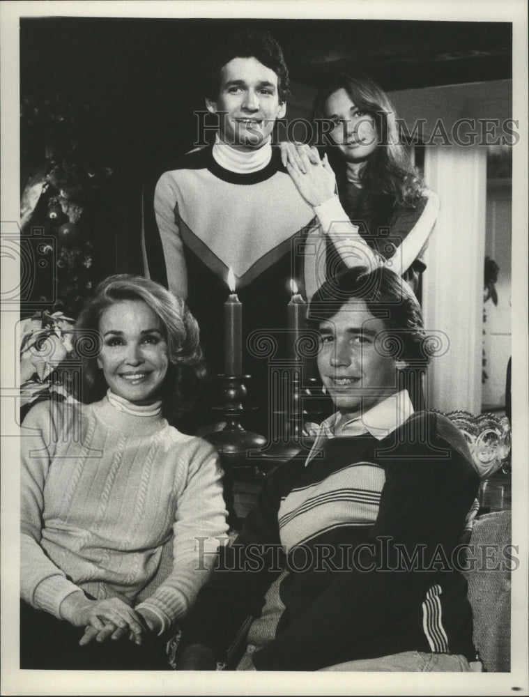 1978 Press Photo The Crosby Family on CBS&#39;s &quot;Bing Crosby -- The Christmas Years&quot;- Historic Images