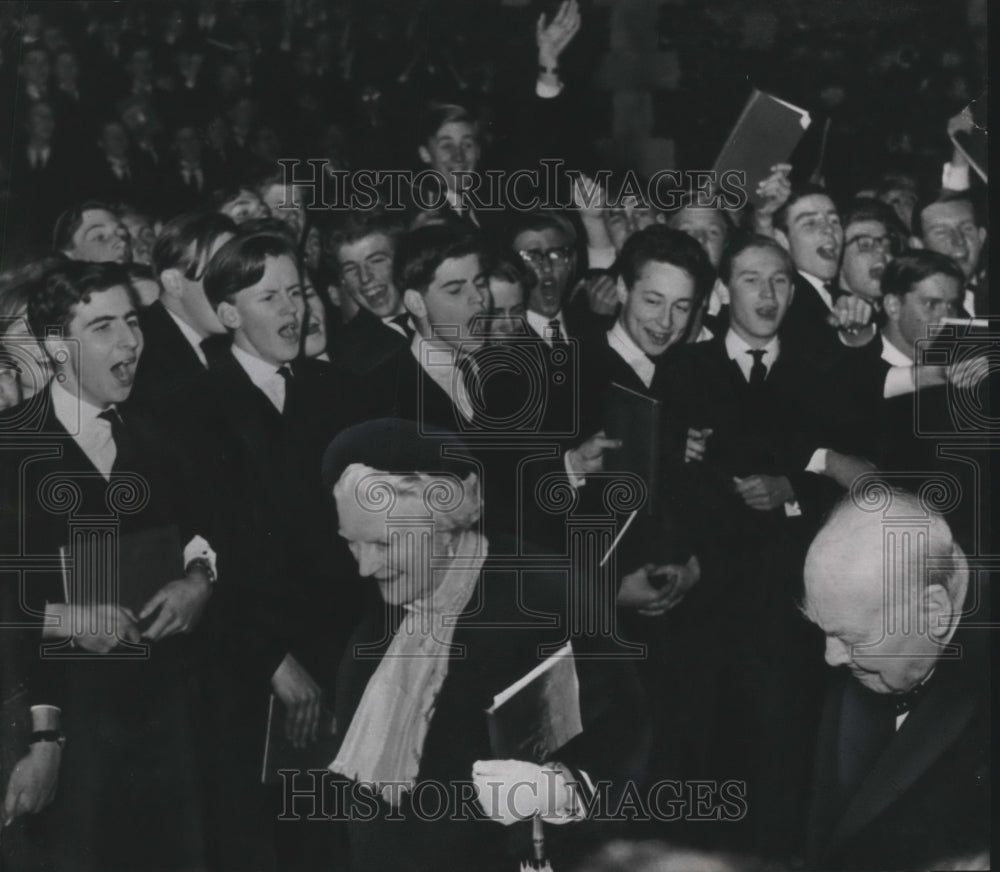 1961 Press Photo Sir Winston &amp; Lady Churchill at Britain Harrow School songfest- Historic Images