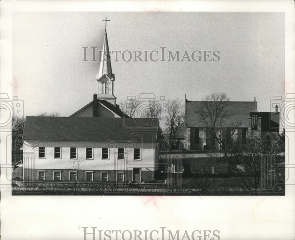 1966 Press Photo New and Old York Lutheran Churches in Wisconsin- Historic Images