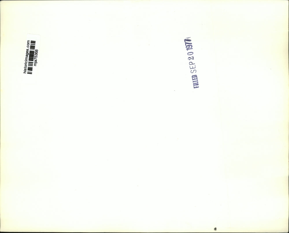 1976 Press Photo 1977 Jeep J20 Truck - mja75368