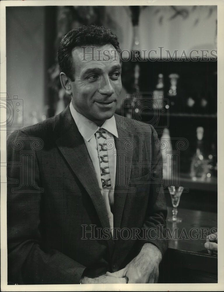 1957 Press Photo Actor Dane Clark Stars as Slate Shannon in "Bold Venture"- Historic Images