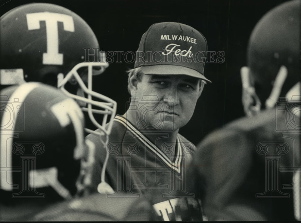 1988 Press Photo Coach Tom Konowalski of the Milwaukee Tech - mja76414- Historic Images