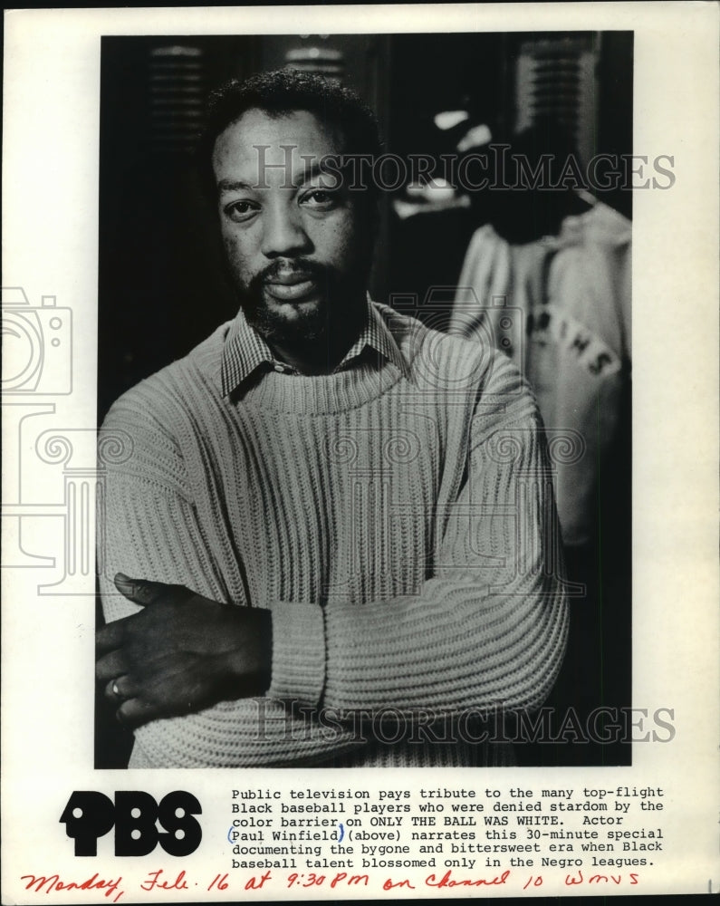 1981 Press Photo Paul Winfield narrates "Only the Ball was White" on PBS- Historic Images