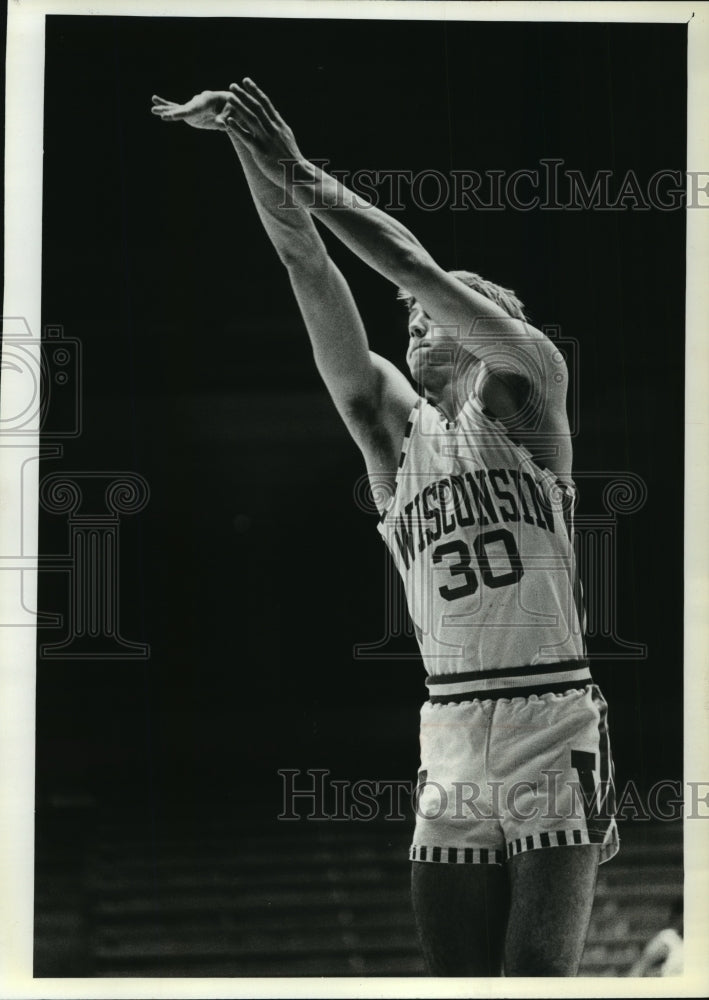 1980 Press Photo Basketball player Mike Kreklow of the University of Wisconsin- Historic Images