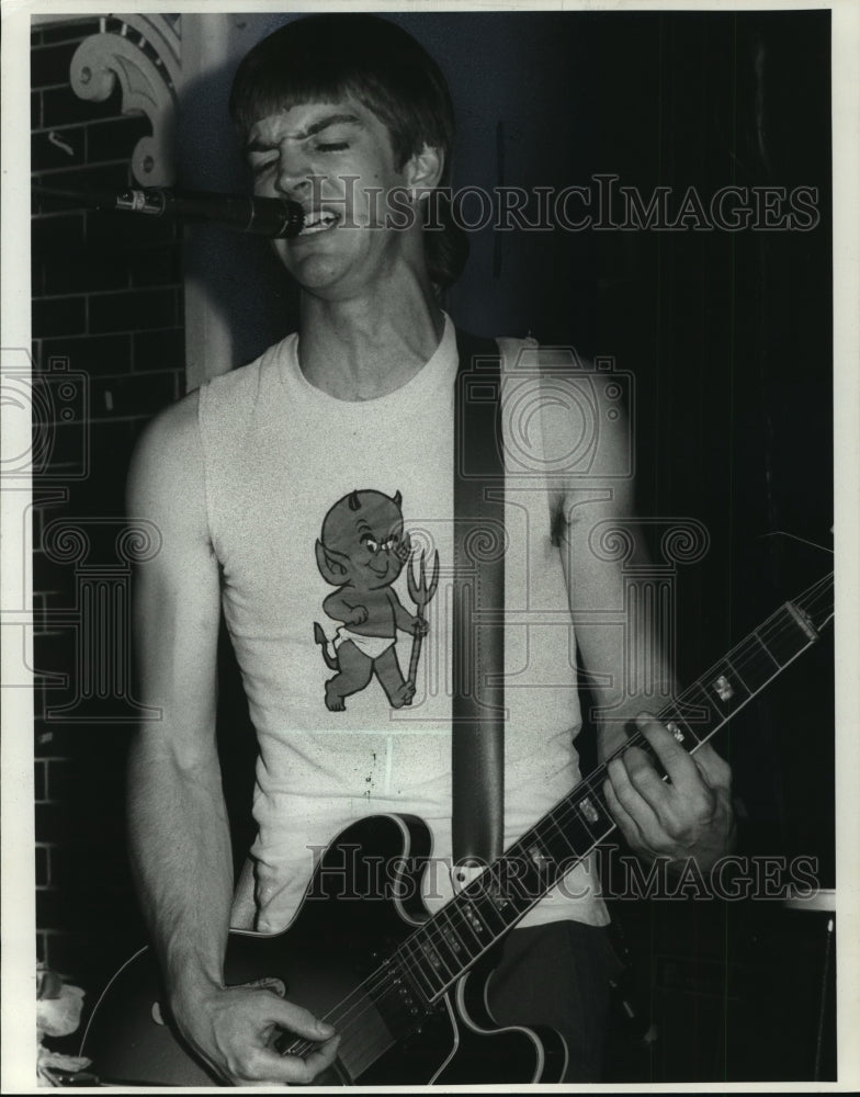 1981 Press Photo Sheldon Rusch, Performer For The Band &quot;Einsteins Rice Boys&quot;- Historic Images