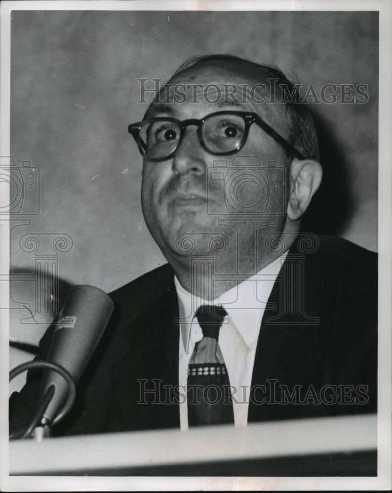 1961 Press Photo Secretary of Health, Education and Welfare, Wilbur J. Cohen - Historic Images