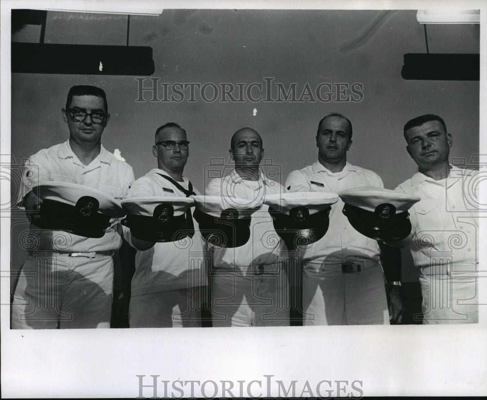 1965 Press Photo Five Members of the coast guard reserve received new rank- Historic Images