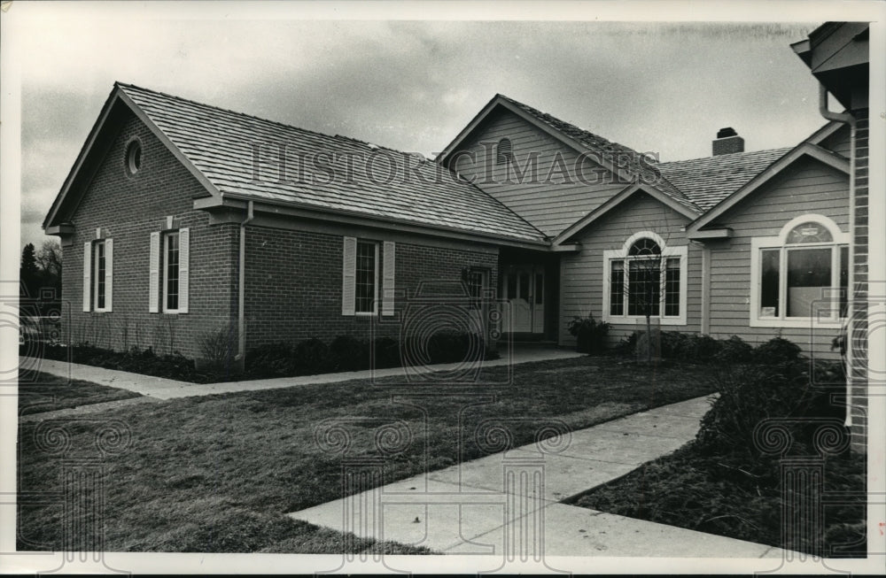 1989 Press Photo Condominium of The Grove in Brookfield, Wisconsin - mja78069- Historic Images