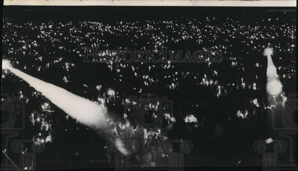 1964 Press Photo Crowd listening to Mormon Tabernacle choir of Salt Lake City- Historic Images