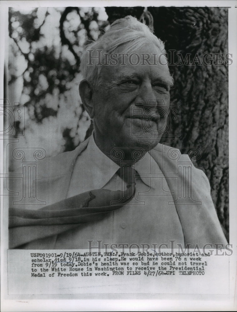 1964 Press Photo Author &amp; Presidential Medal of Freedom Recepient J. Frank Dobie- Historic Images