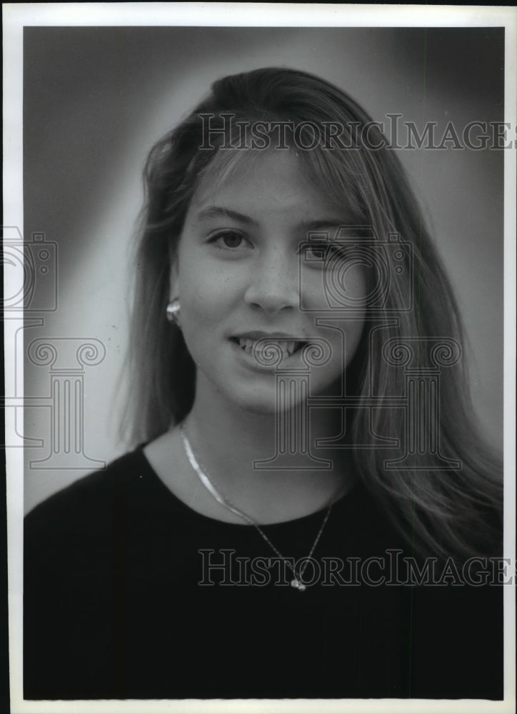 1994 Press Photo Christine Cleary, High School senior plays center in basketball- Historic Images