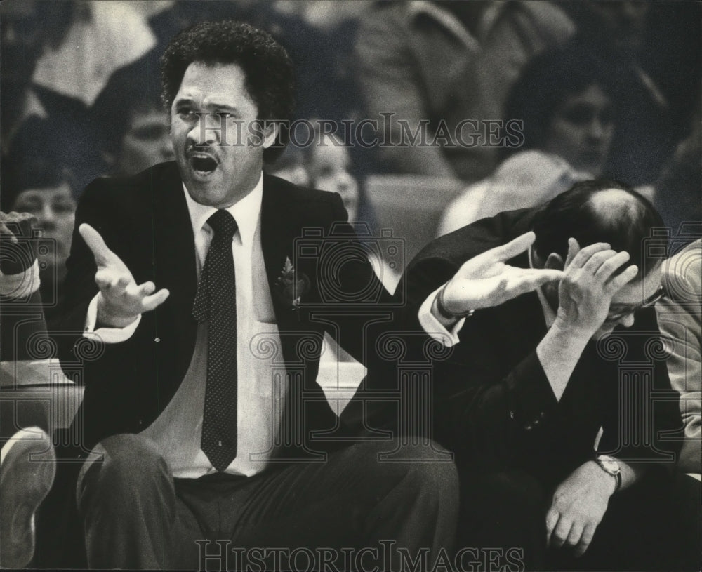 1982 Press Photo Bill Cofield, basketball coach with assistant coach, Don Gosz- Historic Images