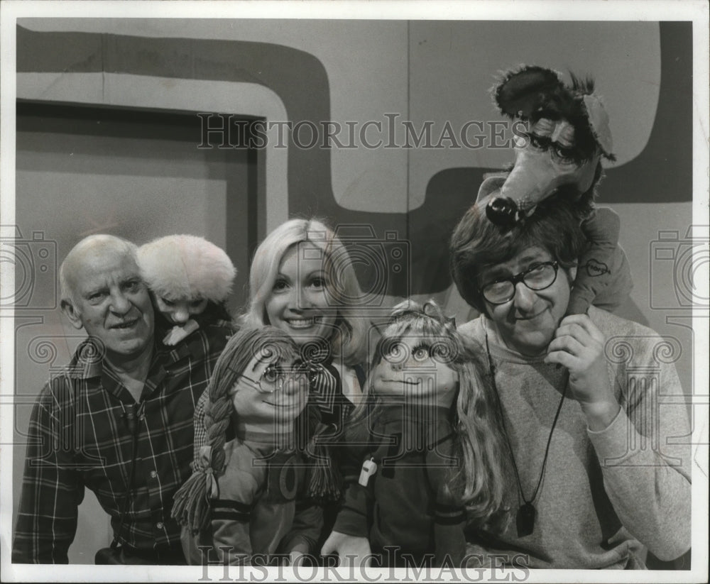 1978 Press Photo Puppeteers and their puppets - mja79303- Historic Images