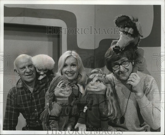 1978 Press Photo Puppeteers and their puppets - mja79303- Historic Images
